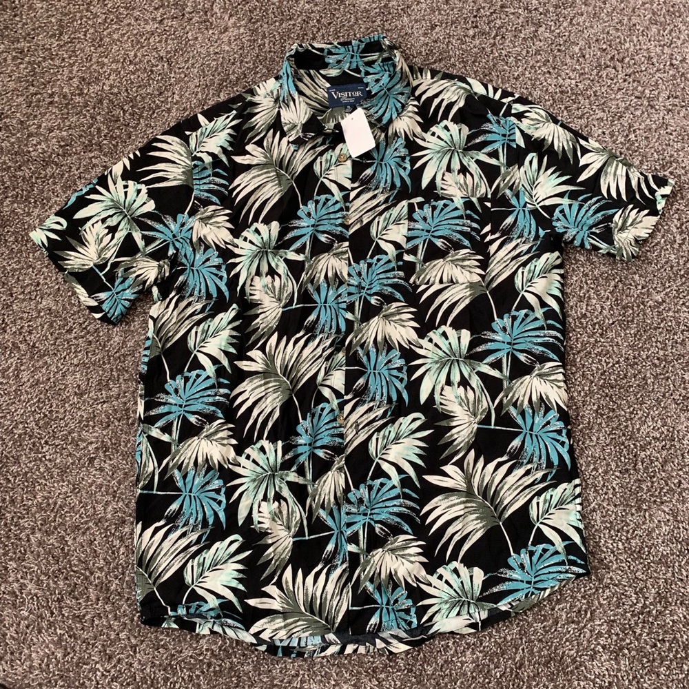 VISITOR Men’s Palm Leaf Button Down Pocket Shirt